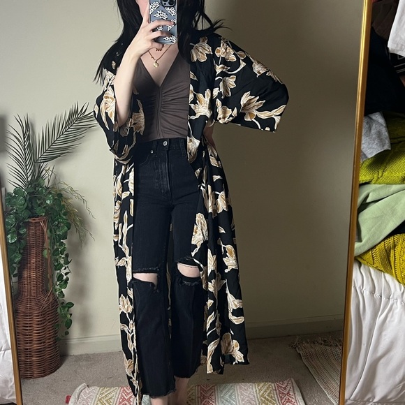 MAISON DU SOIR Floral Print Midi Length Dress
Size Large XL - Picture 2 of 9